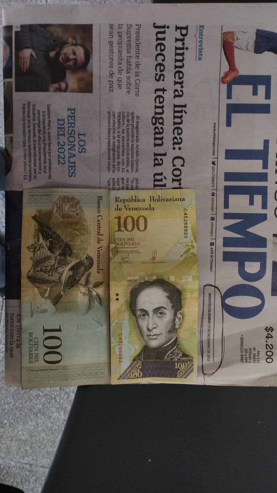 Bolívares de 100.000