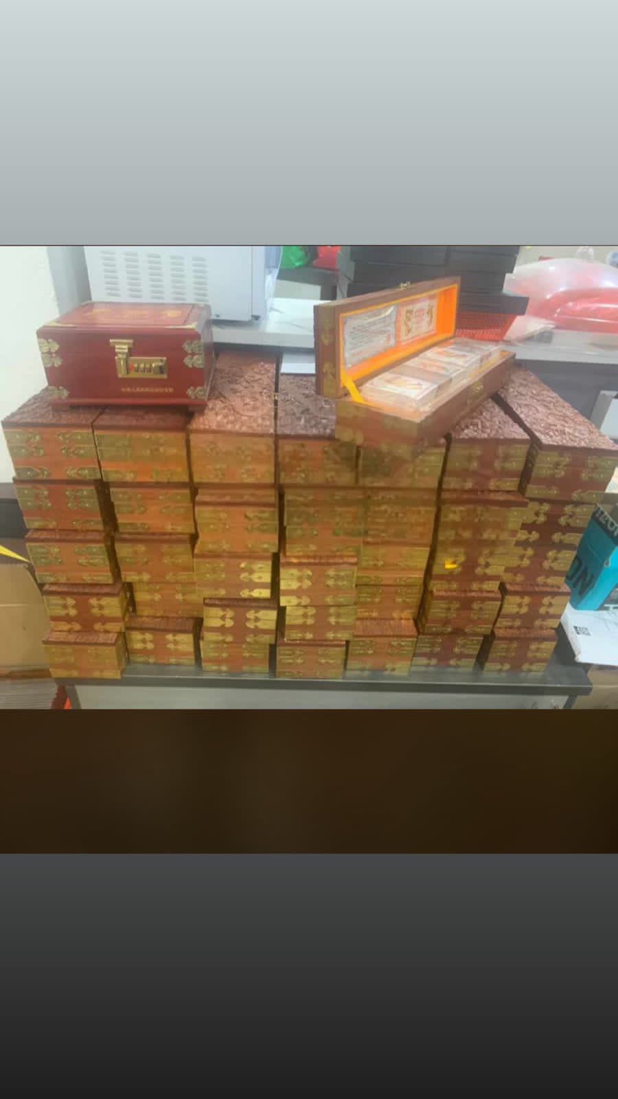 18 box in Brazil and 1 box in zurish dragons